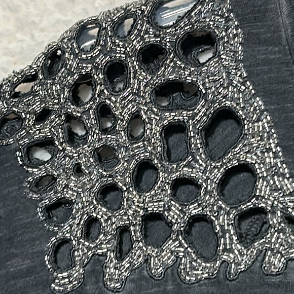 Harley Davidson bead, bling, cut out scoopneck, crest, graphic T-shirt, size M - Picture 2 of 8